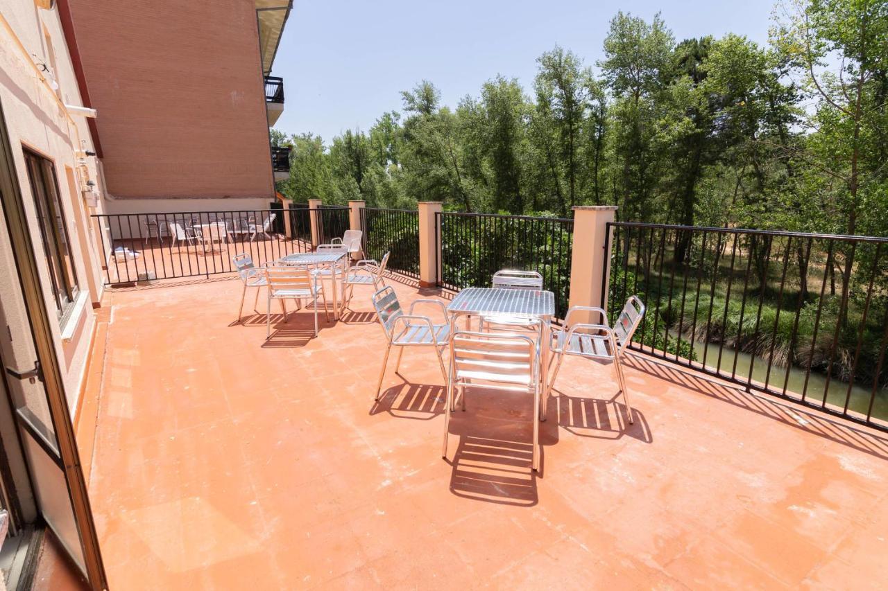 Apartamentos El Balcon Del Duero San Esteban De Gormaz Eksteriør billede